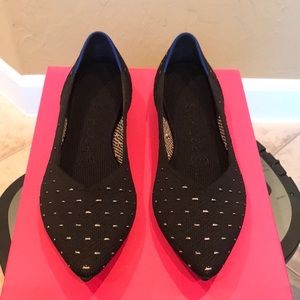 Rothy’s birds eye point flat. Black and white Polk a dot